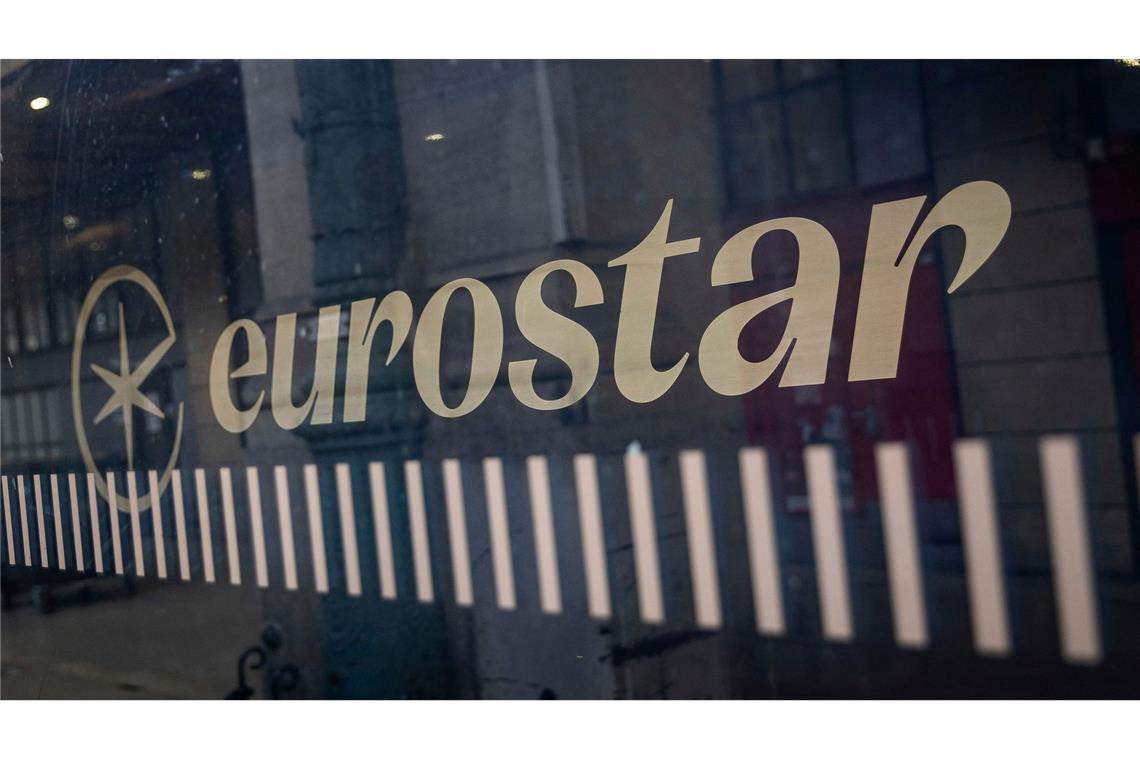 Im Bahnverkehr durch den Eurotunnel kann es auch am Tag nach dem großen Reisechaos zu Verspätungen und Zugausfällen kommen.