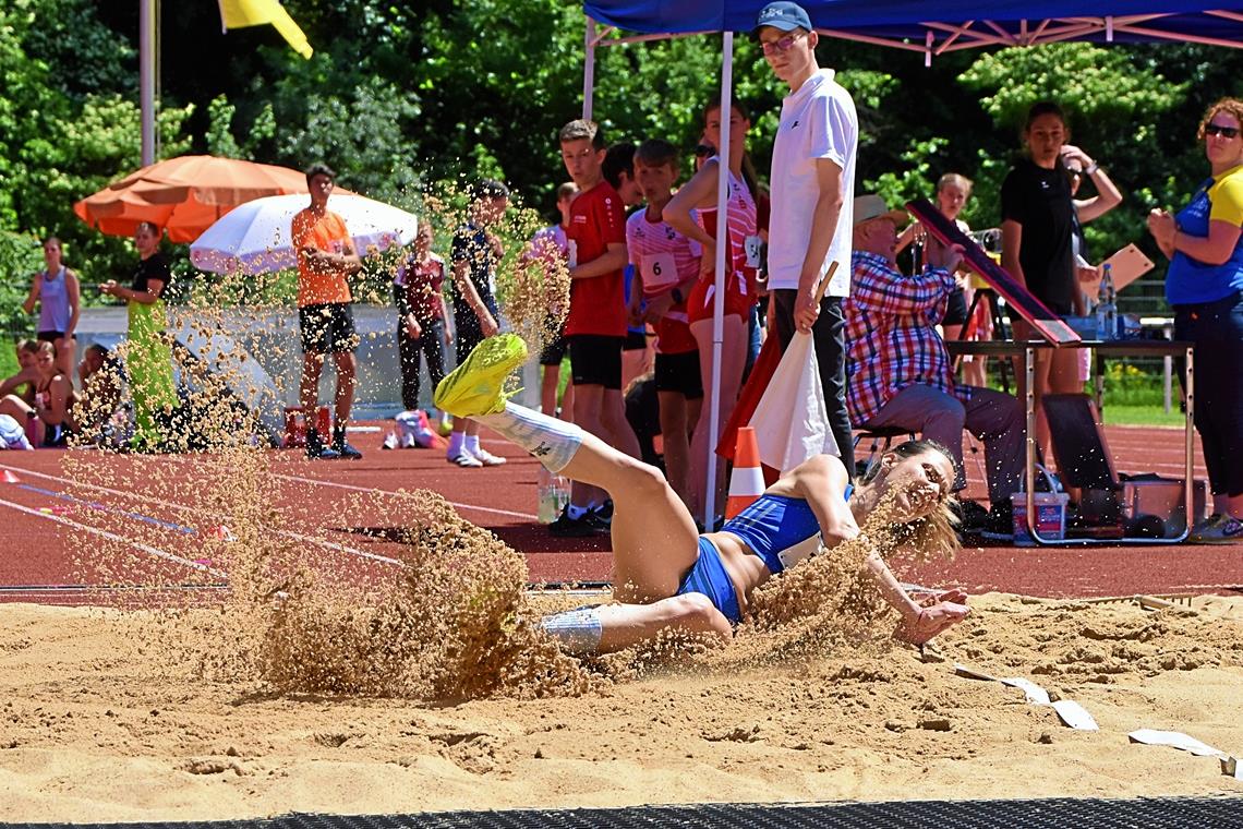 Im Blickpunkt in Weissach: die rumänische Olympiastarterin Alina Rotaru-Kottmann, die für den VfB Stuttgart startet. Foto: Tobias Sellmaier