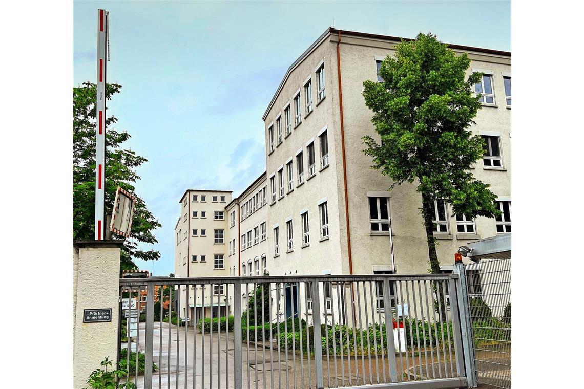 Flüchtlingsunterkunft als Übergangslösung? Im Bürogebäude auf dem ehemaligen Kino-Bauer-Areal könnten Schüler unterrichtet oder auch Flüchtlinge untergebracht werden.