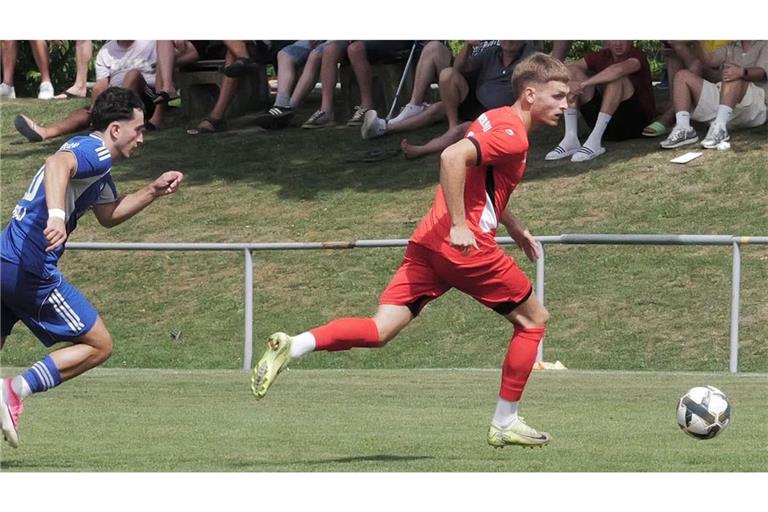 Im Derby beim TSV Bernhausen müssen die Weilimdorfer auf Roman Kasiar (rechts) verzichten. Der Offensivspieler ist erkrankt und fällt laut Trainer Oliver Stierle für einen noch unbestimmten Zeitraum aus.