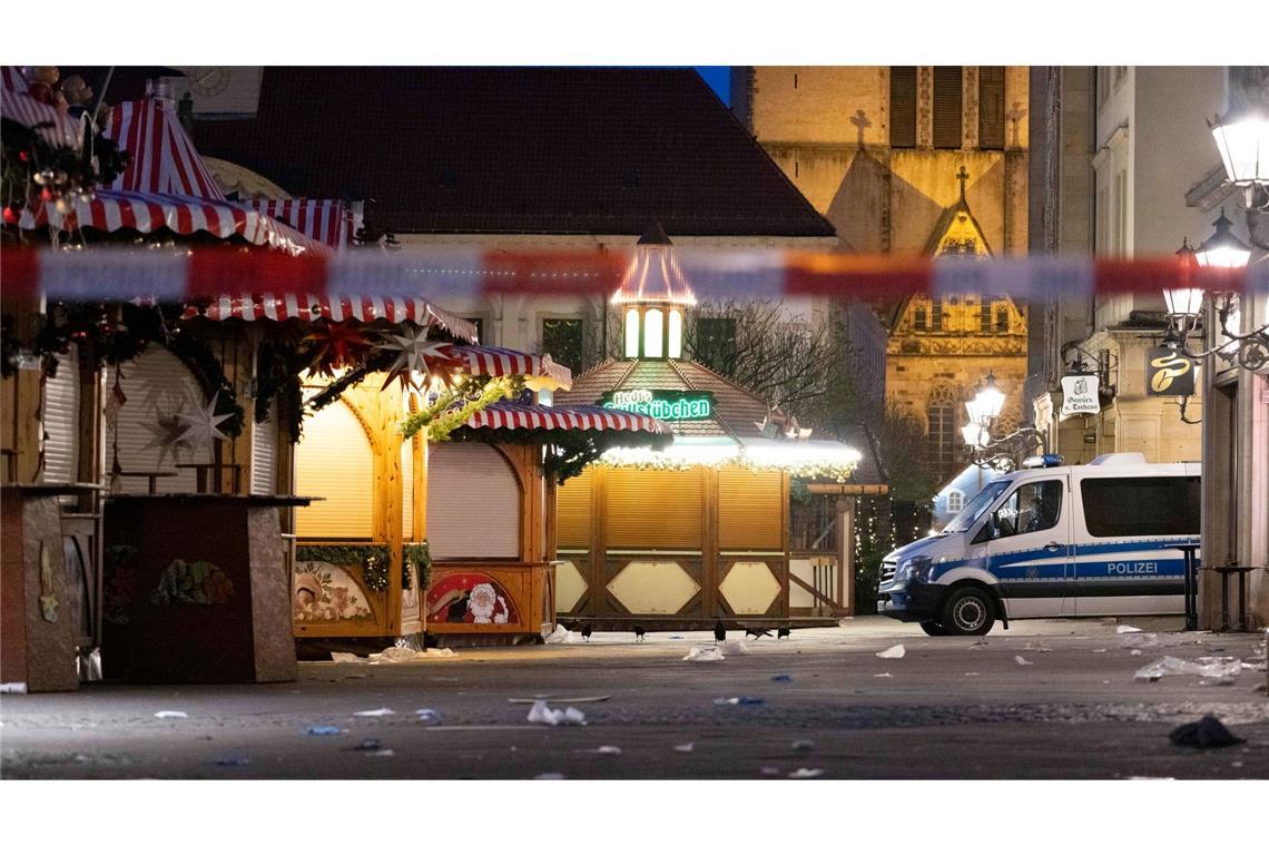 Kriminologin: Amoktaten und Anschläge kündigen sich oft an Im Dezember 2024 fuhr ein Mann aus Saudi-Arabien, mit einem Auto in eine Menschenmenge auf einem Weihnachtsmarkt in Magdeburg. Der Attentäter hatte sich bereits früher radikal in den sozialen Netzwerken geäußert und auch gegenüber Behörden gedroht. (Archivbild)