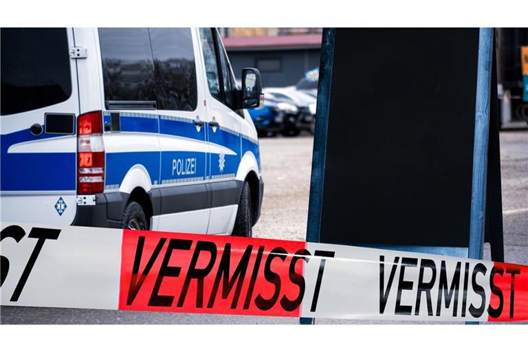 Im Fall der seit mehr als sechs Jahren vermissten Rebecca aus Berlin-Neukölln sucht die Polizei auf einem Grundstück südöstlich der Hauptstadt nach Beweismitteln (Symbolfoto).