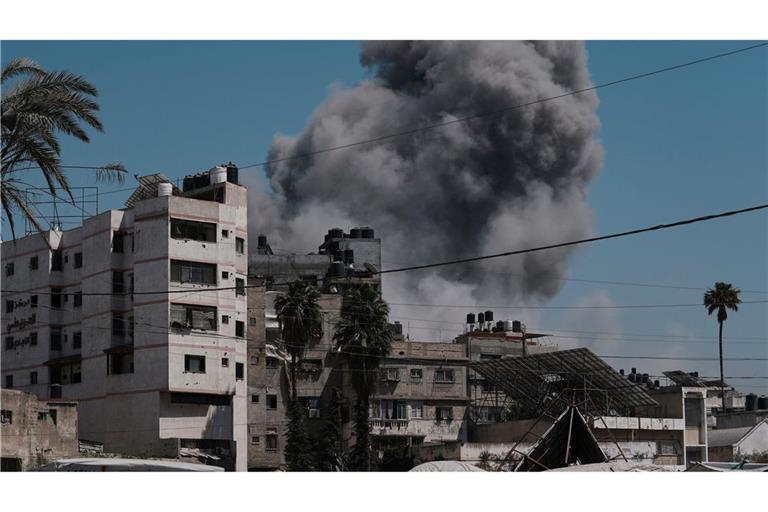 Im Gaza-Krieg stimmt die Hamas dem Waffenruhe-Plan eines US-Vermittlers in einem wichtigen Punkt zu - an anderen Stellen macht sie Bedingungen.