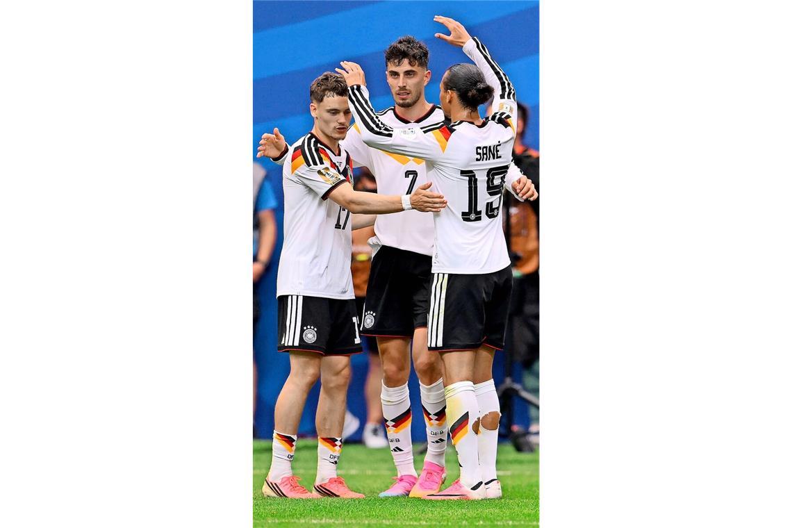 Im Glück: Florian Wirtz, Kai Havertz und Leroy Sané (von links)