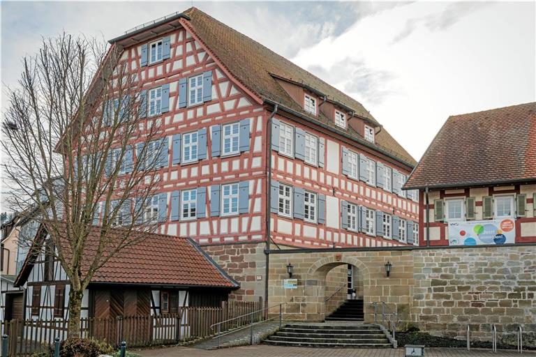 Im Grabenschulhaus laufen die meisten Angebote der Murrhardter Volkshochschule. Deutschkurse für Flüchtlinge und Migranten waren eine wichtige Einnahmequelle. Nun gehen die Teilnehmerzahlen aber zurück. Foto: Stefan Bossow