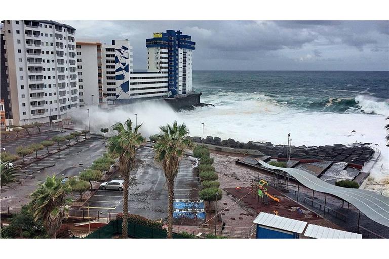 Im Herbst und im Winter ist es auf den Kanaren in Küstennähe nicht immer ungefährlich. (Archivfoto)