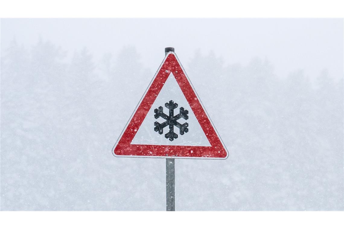 Im Hochschwarzwald sei sogar bis zu 20 Zentimeter neuer Schnee möglich, so der DWD.