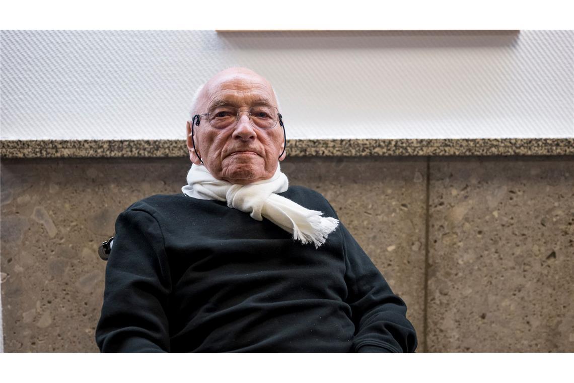Gründer der konkreten Poesie – Eugen Gomringer ist tot Im Januar feierte Eugen Gomringer noch seinen 100. Geburtstag bei einer Ausstellung mit seinen Gedichten in Rehau. (Archivbild)