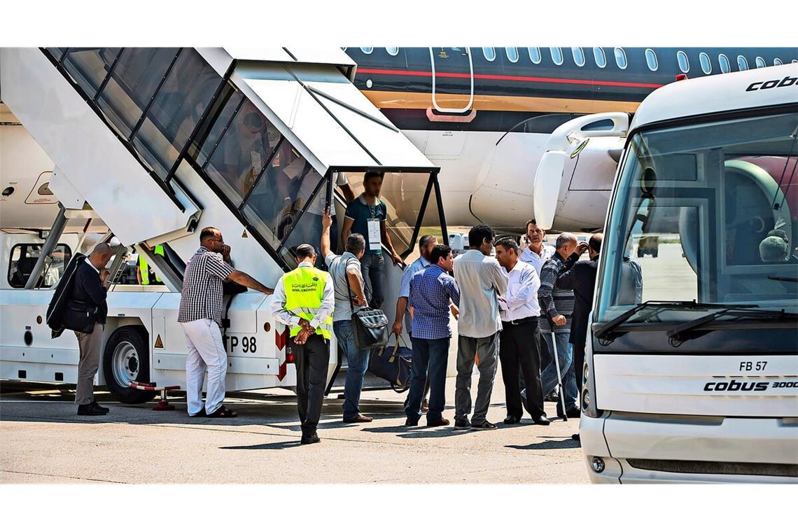 Im Juli 2013 kamen die ersten libyschen Kriegsversehrten in Stuttgart an. Schwer verletzt waren sie nicht.