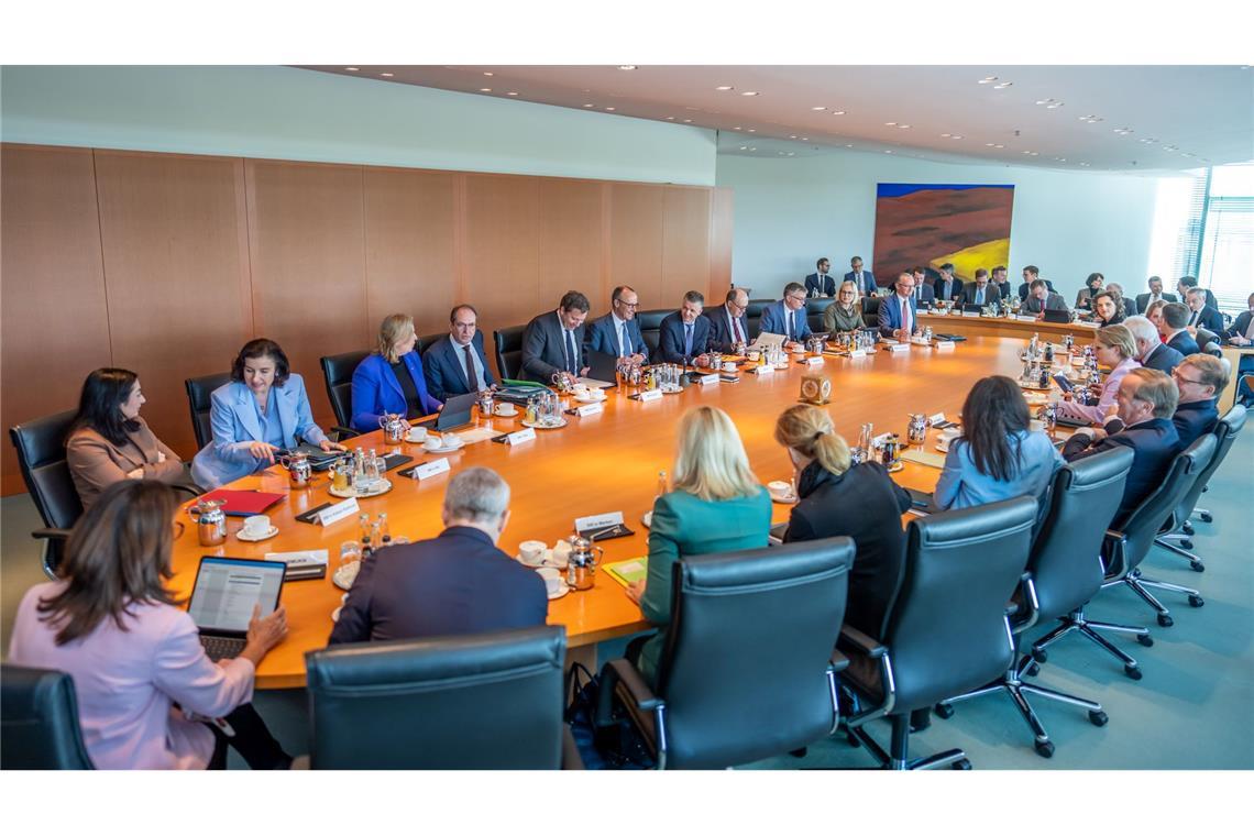 Im Kabinett geht es um die Finanzplanung. (Archivbild)