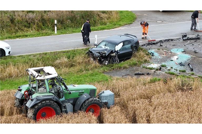 Im Kreis Heidenheim hat sich ein schwerer Unfall mit einem Traktor ereignet.
