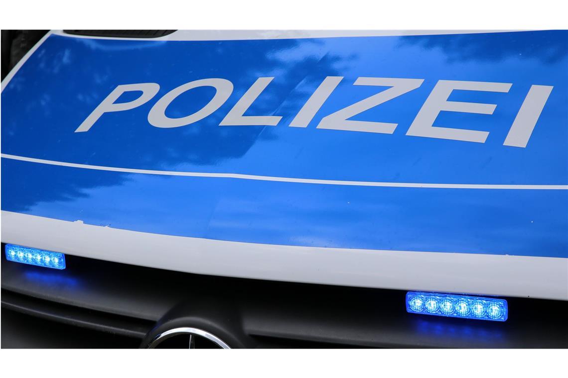 Paketzusteller stiehlt Paket eines anderen Zustellers Im Landkreis Lörrach hat ein Paketzusteller die Ware eines anderen Paketzustellers gestohlen. Die Polizei konnte den Tatverdächtigen schnappen (Symbolfoto).