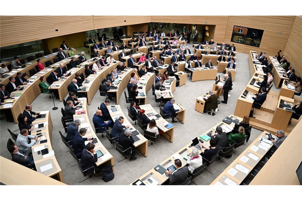 Ermittlungen laufen nach Hakenkreuz-Skandal im Landtag