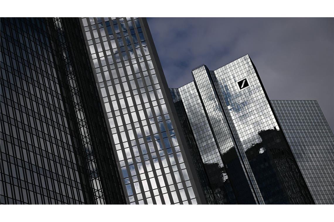 Deutsche Bank streicht rund 2.000 Jobs Im laufenden Jahr will die Deutsche Bank etwa 2000 Stellen streichen. (Archivbild)