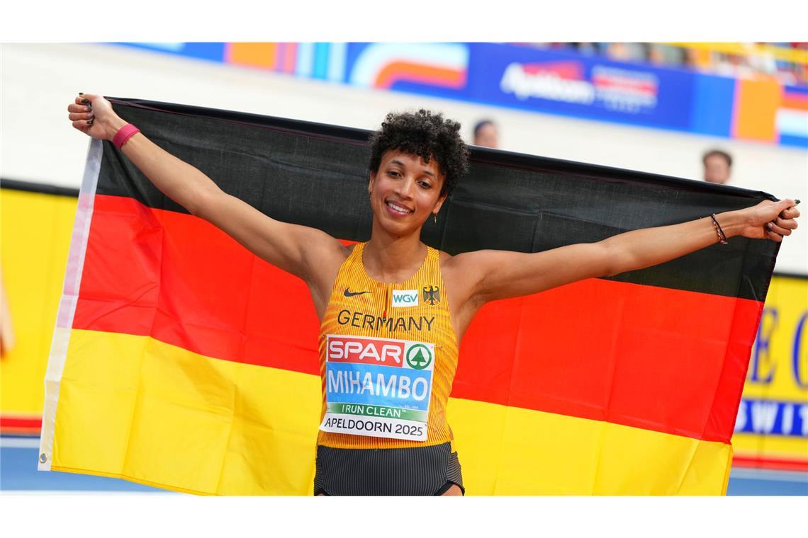 Ogunleye strahlt über EM-Silber - Mihambo rettet Bronze Im letzten Versuch sprang Malaika Mihambo noch zu EM-Bronze.