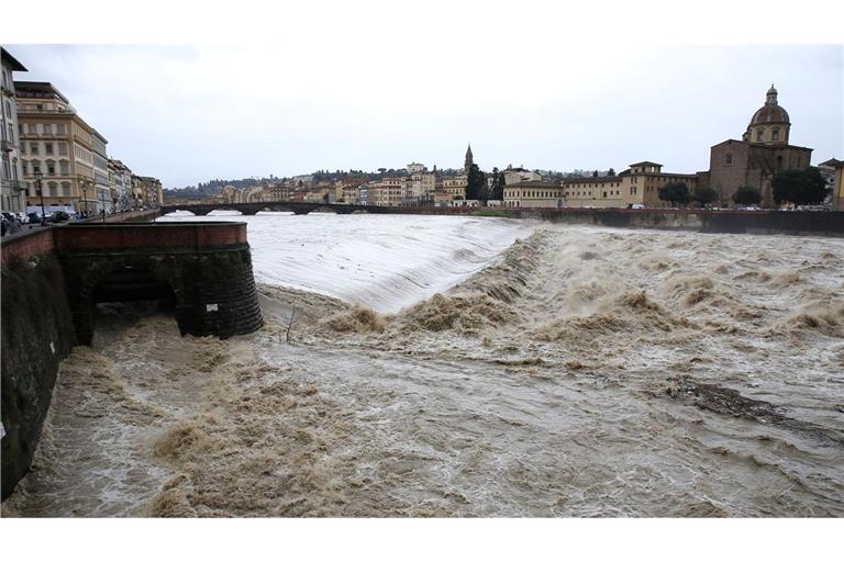 Im März waren insbesondere die Toskana und die Emilia-Romagna von Unwettern betroffen, so wie hier am Fluss Arno. (Archivbild)