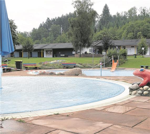 Im Moment sind die Kinderbecken noch gesperrt, aber das ist derzeit nicht allzu tragisch, denn bei diesem wechselhaften Wetter möchten die Kinder nicht ins Freibad. Foto: J. Fiedler