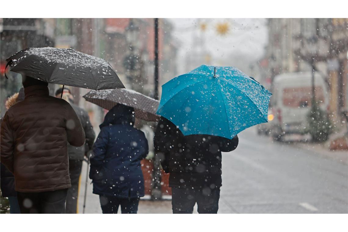 Schnee und Regen bei Temperaturen bis 14 Grad Im Norden Deutschlands wird es frostig. Es kann laut DWD auch vereinzelt zu Glatteis kommen. (Archivfoto)