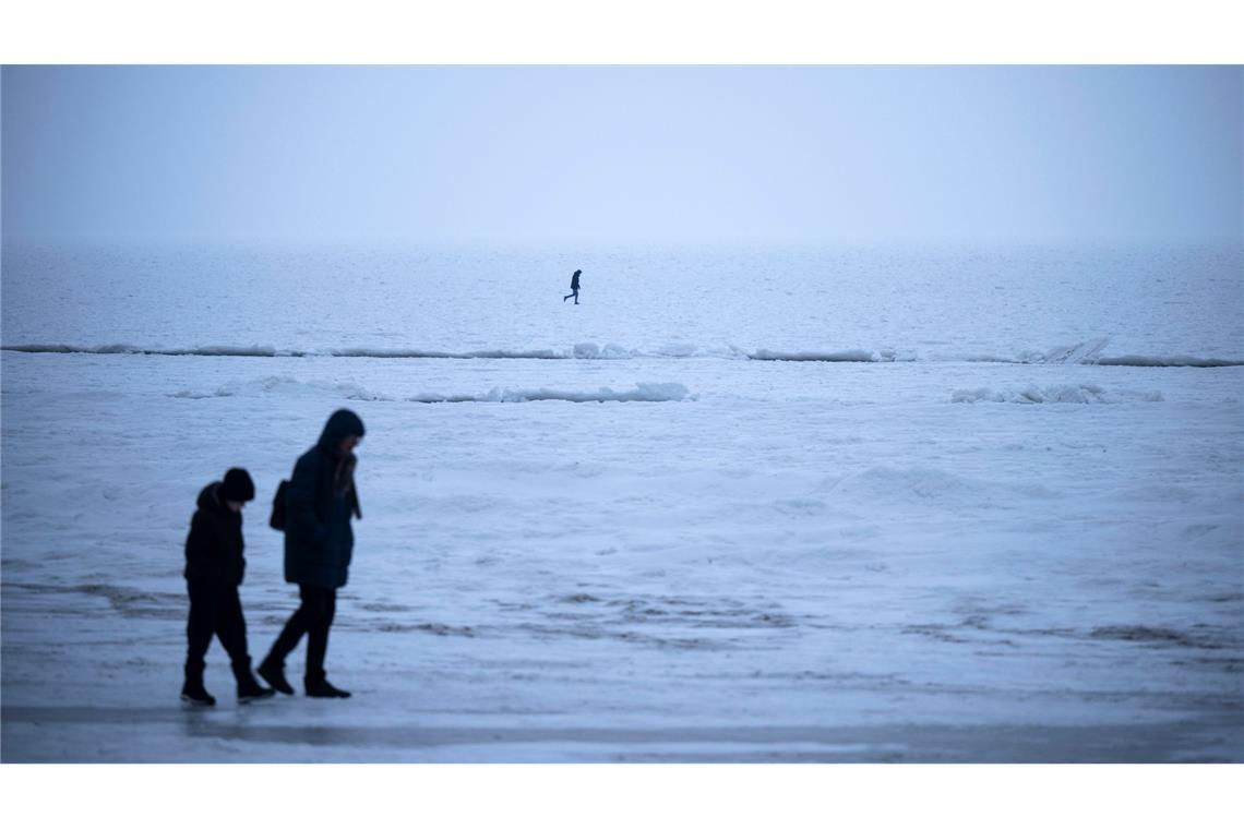 Im Nordosten erwartet der DWD regional noch leichten Dauerfrost.