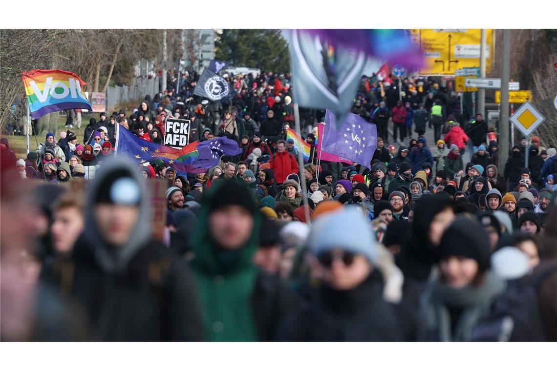 Proteste gegen AfD: Abgeordneter bei Polizeieinsatz verletzt Im Rahmen der Proteste gab es auch Demonstrationszüge durch die Stadt.