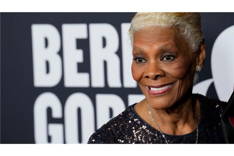 Im Rahmen ihrer Abschiedstour kommt die US-Sängerin Dionne Warwick im September nach Deutschland. (Archivbild)