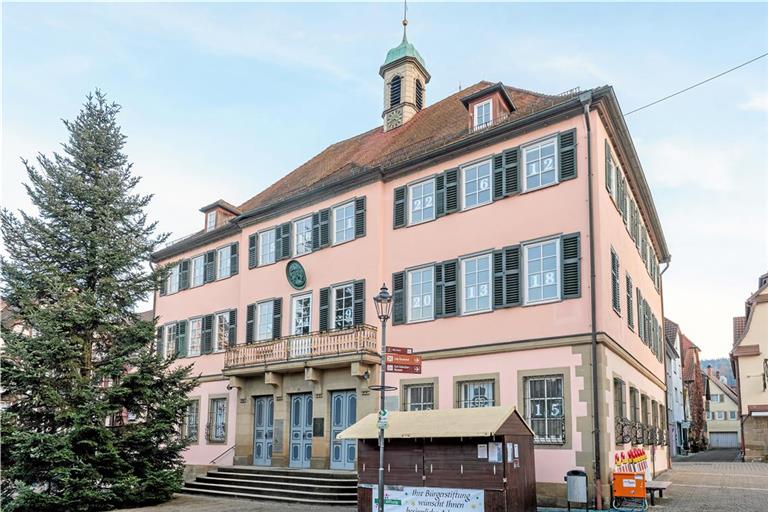 Im Rathaus steckt viel Zeitgeschichte. Man nimmt an, dass im damaligen Haus auch der Herzog einmal hätte absteigen können. Erst später rückte es als Rathaus im Sinne einer Bürgerschaft und demokratischen Stadtgesellschaft in den Fokus. Fotos: Stefan Bossow