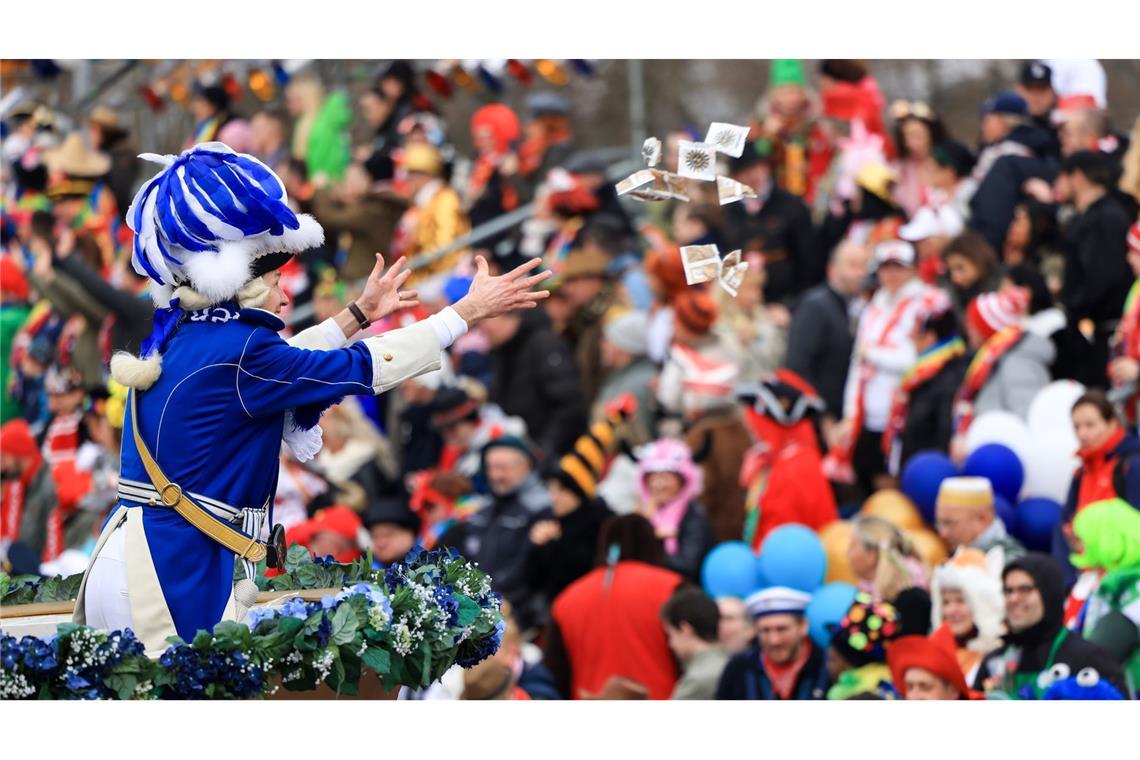 Warum feiert man Fasching? Im Rheinland ist die Begeisterung für das Narrentum mit am größten in Deutschland.