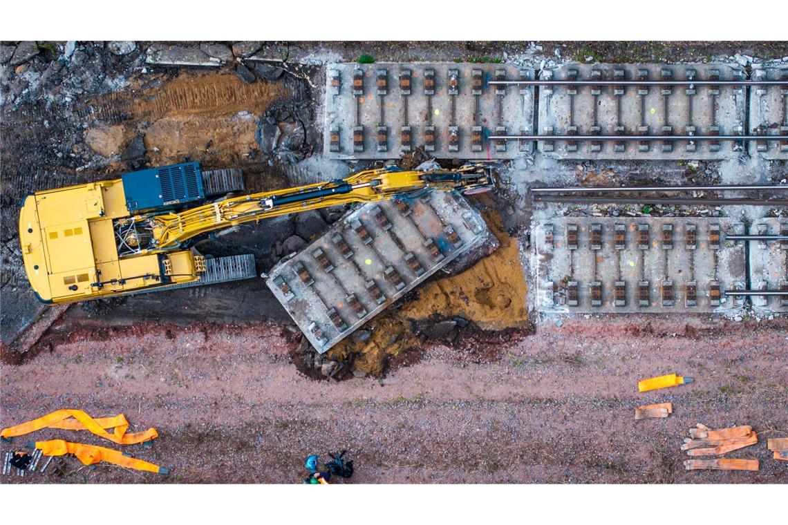Im Schienennetz der Bahn wird an vielen Stellen gebaut. Das Problem: Das Netz ist einem so schlechten Zustand, dass damit bislang nur der Ist-Zustand beibehalten werden kann. (Archivbild)