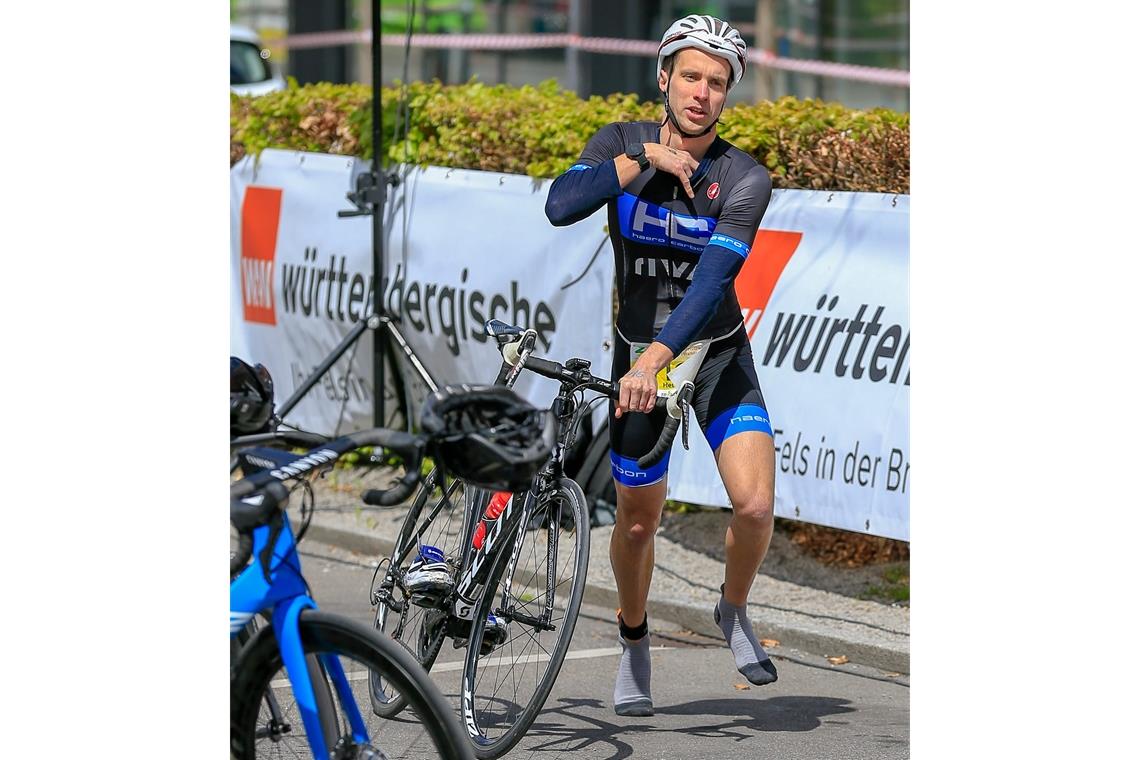 Ohne Sport geht’s nicht einmal im Beruf Im Triathlon feierte Christopher Hettich seine größten Erfolge, auch beim Rennen in Backnang sicherte er sich schon den Sieg. Foto: A. Becher