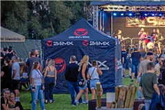 Im vergangenen Jahr eröffneten die Trousersnakes aus Schwaikheim mit schwäbischem Punkrock das Festival. Archivbild: Stefan Bossow