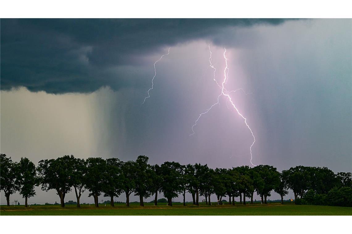 Starkregen und Sturm: Wetter wird ungemütlich Im Verlauf des Tages sind in Teilen Deutschlands starke Gewitter wahrscheinlich (Symbolbild).
