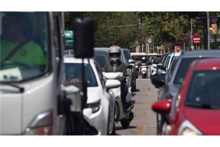 Im Zentrum Palmas gibt es seit Jahresbeginn eine Umweltzone, in die Urlauberautos mit ausländischem Kennzeichen - auch wenn sie schadstoffarm oder sogar elektrisch sind - nicht einfahren dürfen. (Archivbild)