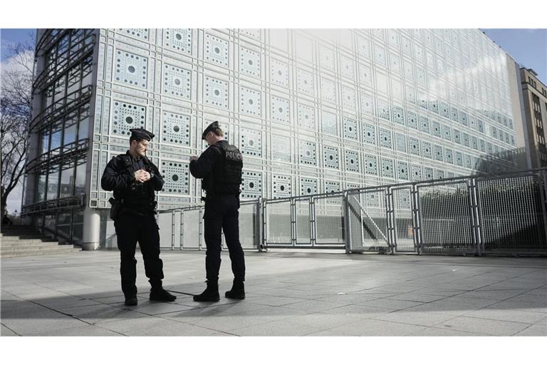 Im Zuge von Ermittlungen gegen Frankreich Ex-Kulturminister Jack Lang wurde das Pariser "Institut du Monde Arabe" von der Finanzfahndung durchsucht.