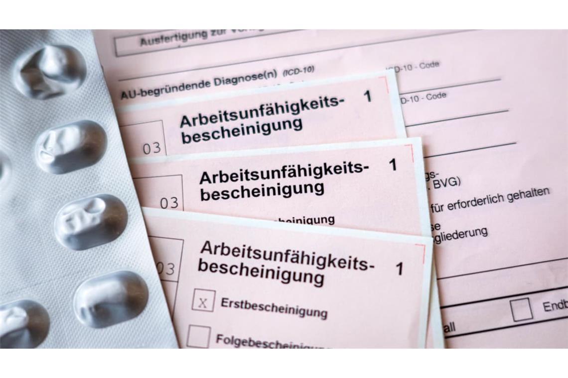 Immer gleich zum Arzt? Das Attest ab dem ersten Tag bleibt umstritten.