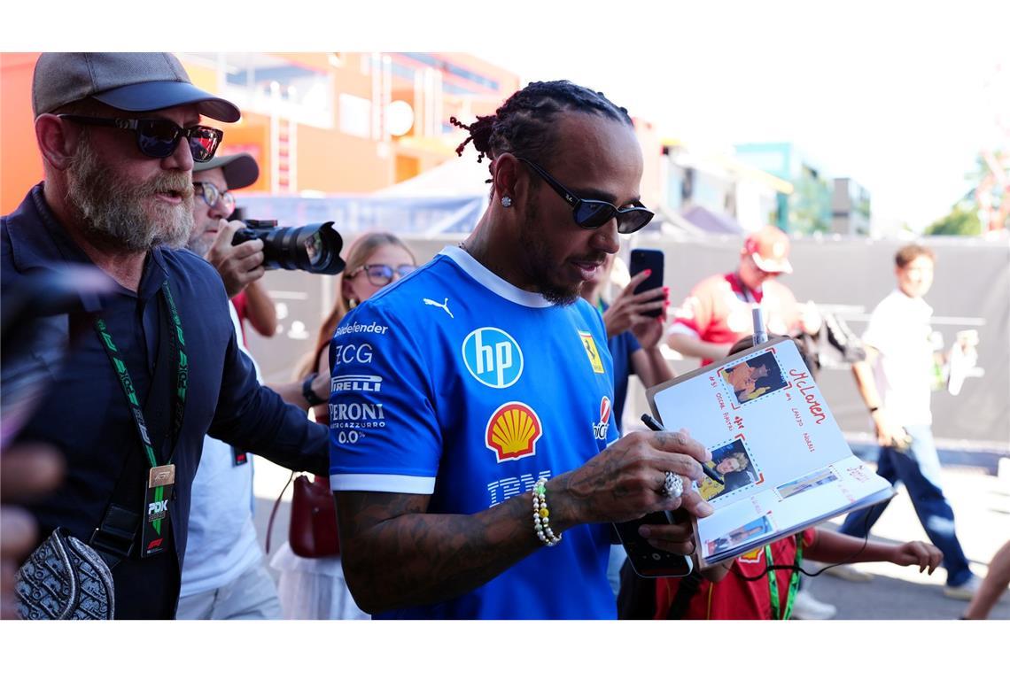 "Toller Moment": Verstappens Coup in der Ferrari-Heimat Immer im Blickpunkt der Fans: Lewis Hamilton.