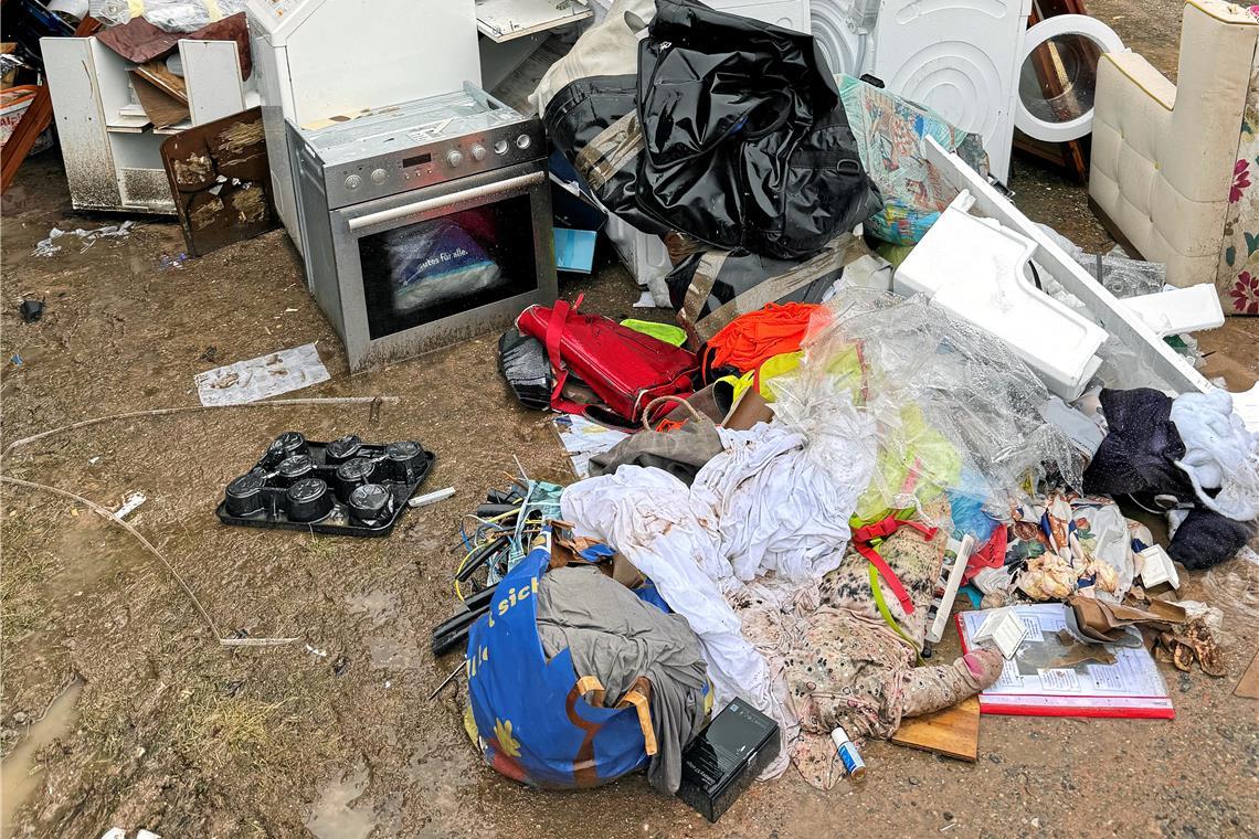 Immer wieder entdecken Spaziergänger regelrechte Müllkippen in der Natur. Symbolfoto: Ralf Michelfelder