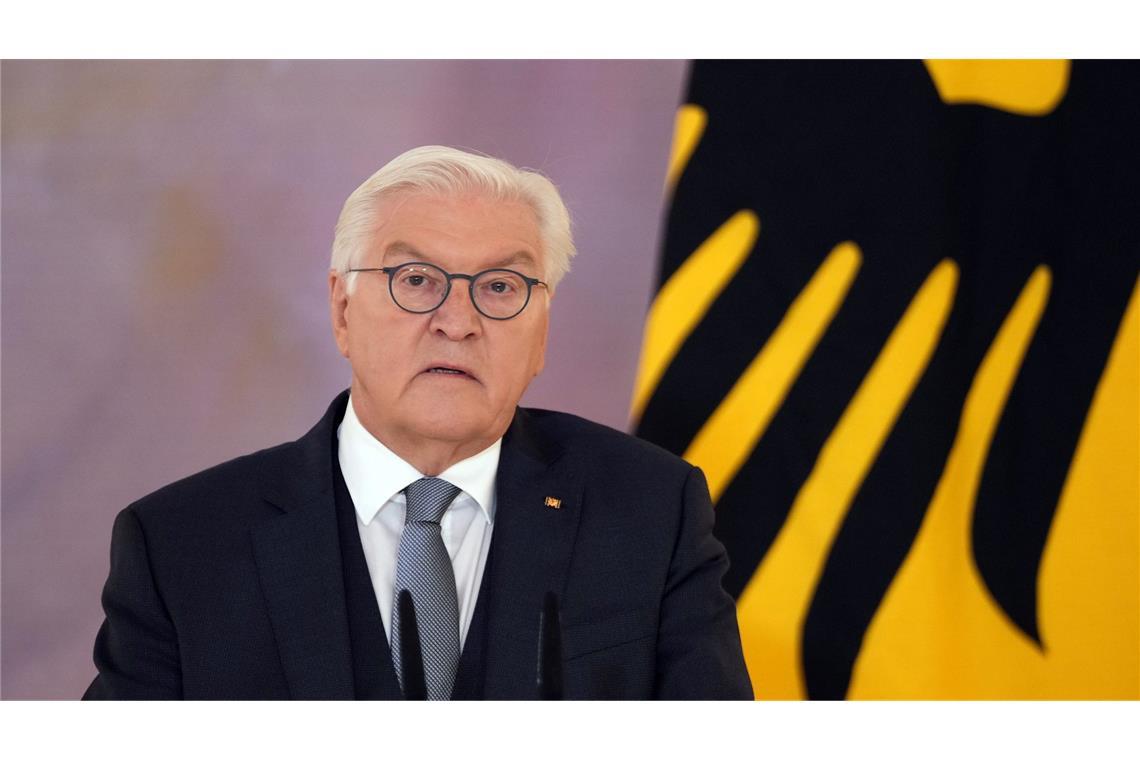 Falsches Steinmeier-Zitat nach FPÖ-Regierungsauftrag im Netz Immer wieder kursieren Falschmeldungen zu Politikerinnen und Politikern in Deutschland.