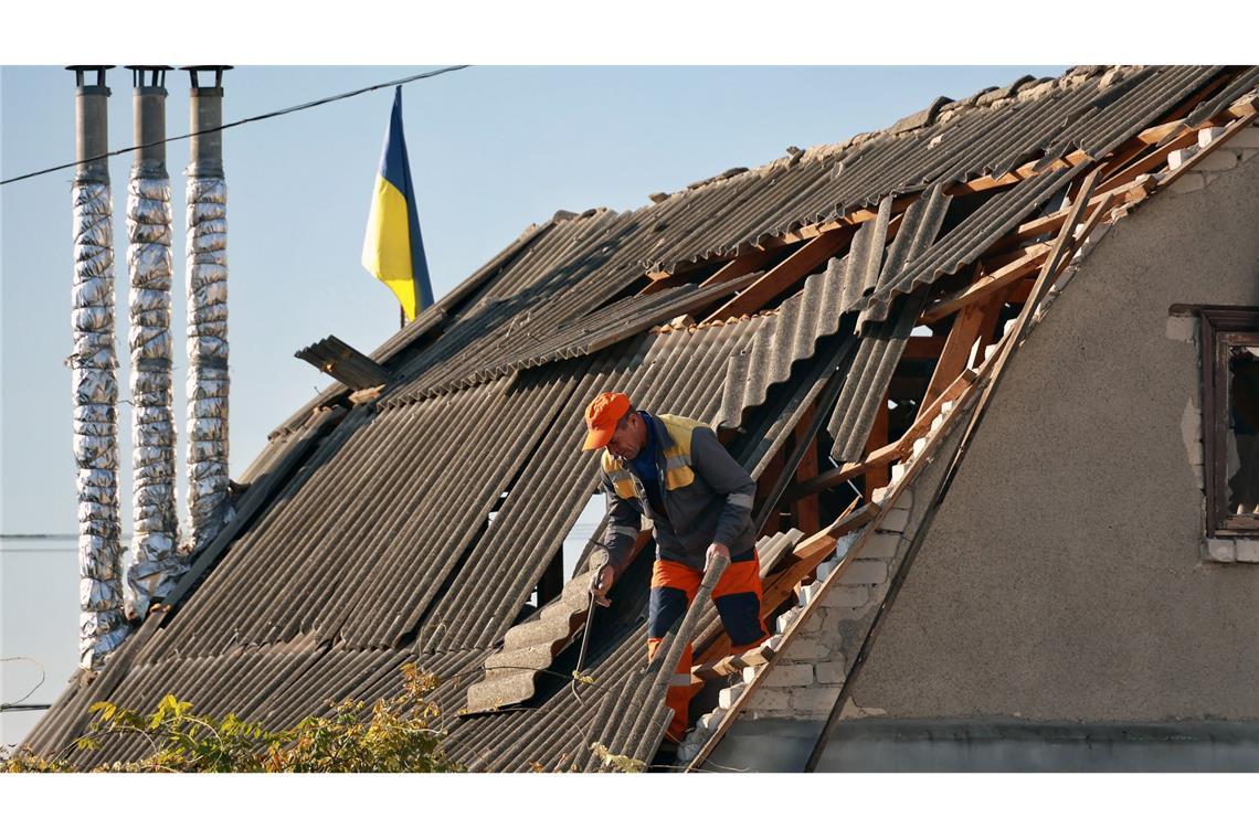 Eine Tote und viele Verletzte bei Angriff auf Odessa Immer wieder werden private Wohnhäuser durch Drohnenangriffe beschädigt (Archivbild).