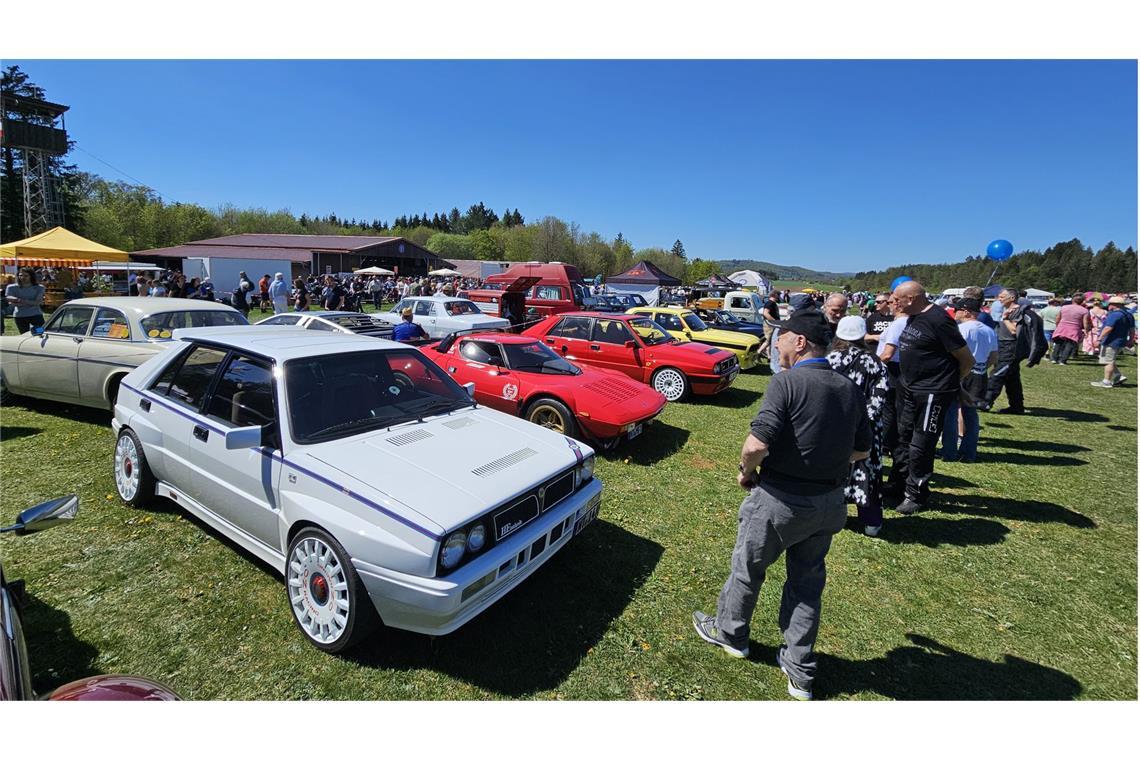 Oldtimerfreunde kommen in Münsingen voll auf ihre Kosten Impressionen vom Oldtimer- und Dampfmaschinentreffen in Münsingen