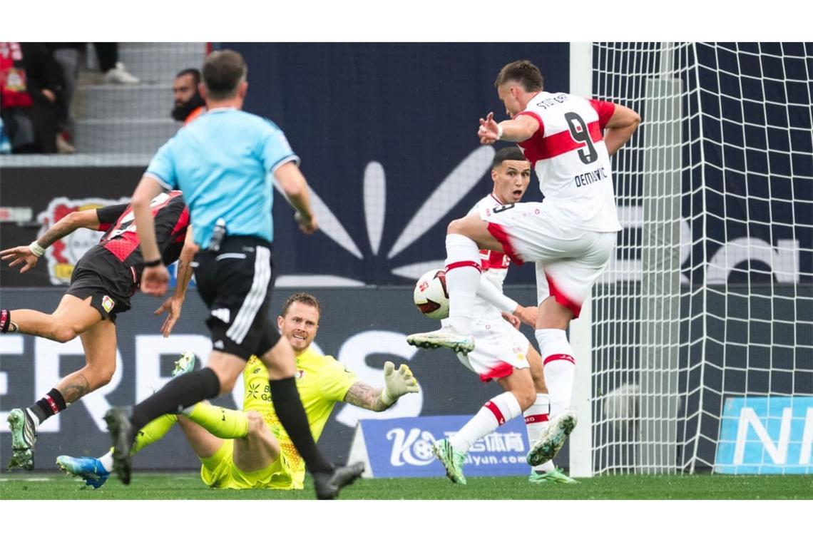 Impressionen vom VfB-Spiel bei Bayer Leverkusen