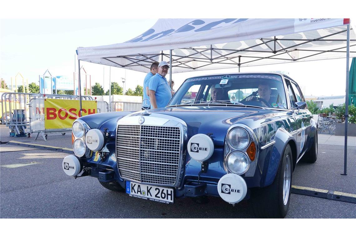 Rund 150 Oldtimer cruisen durch Baden-Württemberg Impressionen von der „Bosch Boxberg Klassik“ am Samstag