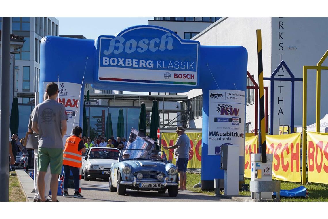 Rund 150 Oldtimer cruisen durch Baden-Württemberg Impressionen von der „Bosch Boxberg Klassik“ am Samstag