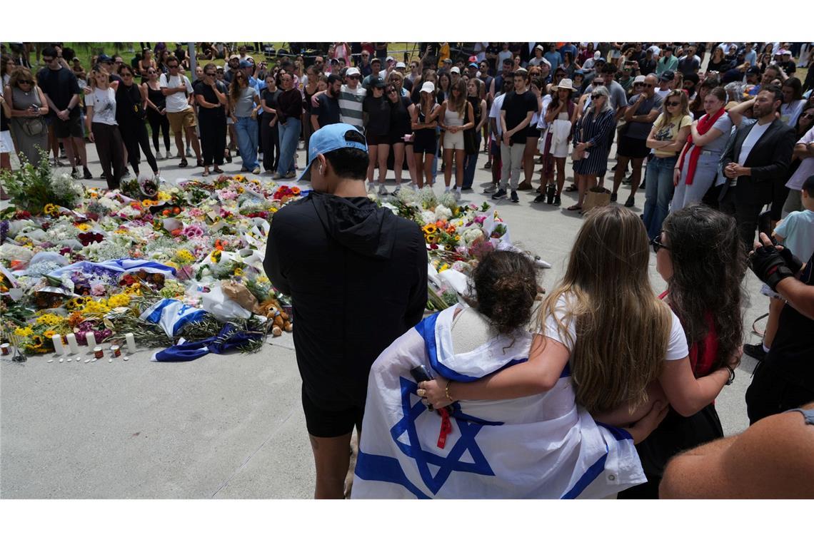 Mahnwache für Tote am Bondi Beach - Australien prüft Gesetze