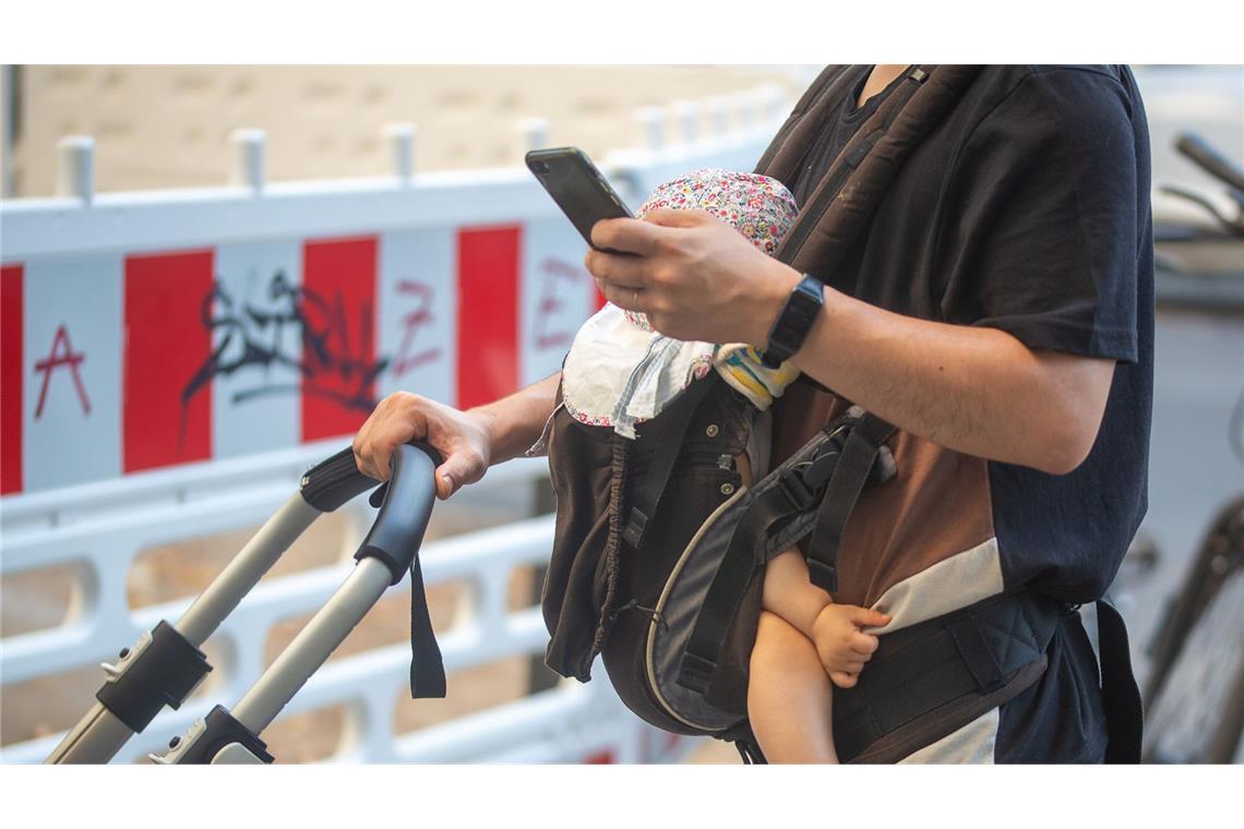 In Baden-Württemberg ist die Zahl der Elterngeld-Anträge gesunken.