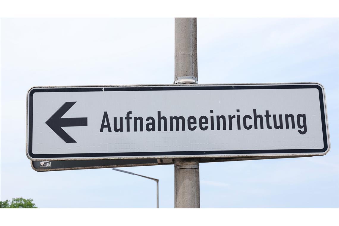 Die Wende? Mehr Ausreisen und Abschiebungen als Asylanträge In Baden-Württemberg ist die Zahl der neuen Asylbewerber zuletzt stark gesunken. (Symbolbild)