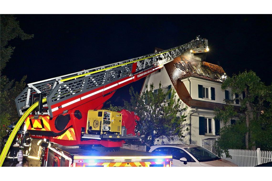 Verletzte bei Unwetter - Beruhigung zum Wochenstart In Baden-Württemberg kam es zu schwerwiegenden Bränden.