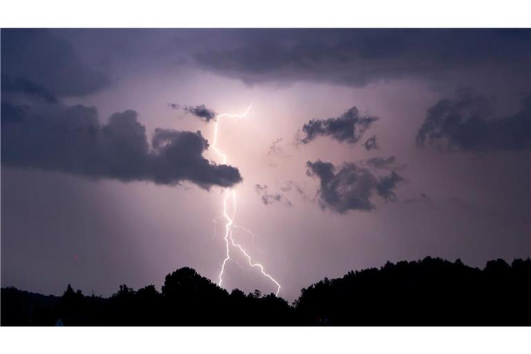 In Baden-Württemberg kann es am Samstag zu Unwettern kommen.