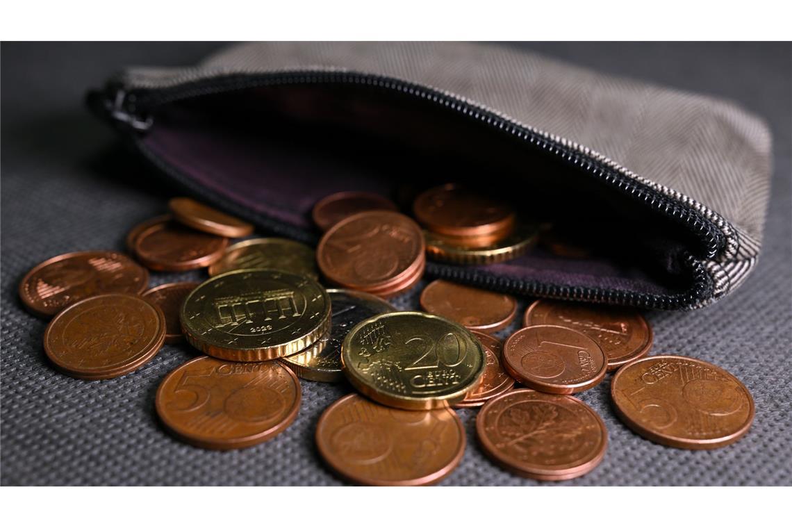 In Baden-Württemberg sind zahlreiche Menschen verschuldet (Symbolbild).