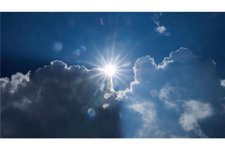 In Baden-Württemberg zeigt sich die Sonne (Symbolbild).