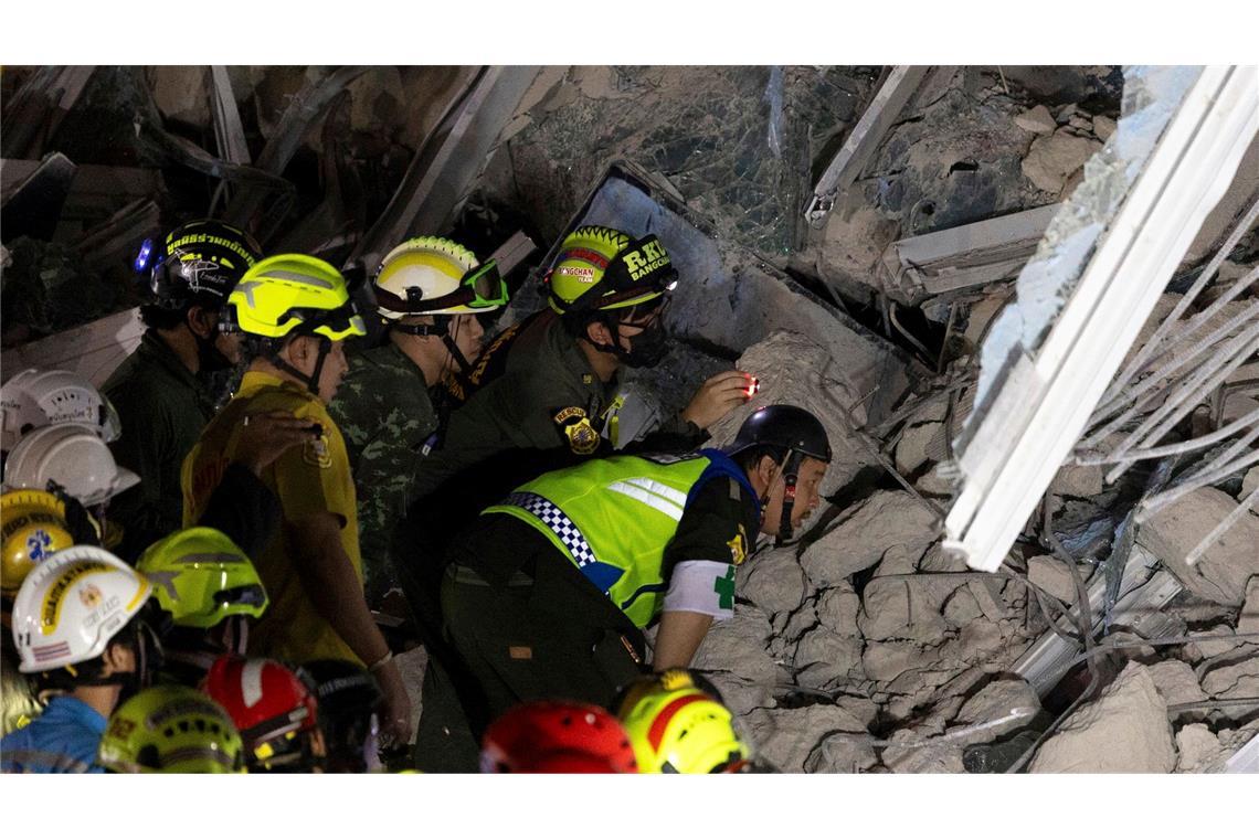 Zahl der Toten und Verletzten nach Erdbeben steigt In Bangkok wurden nach dem Erdbeben immer noch Menschen vermisst.